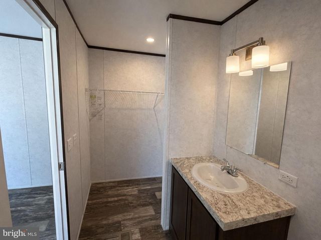 12 MINTON DR, Selinsgrove, PA 17870