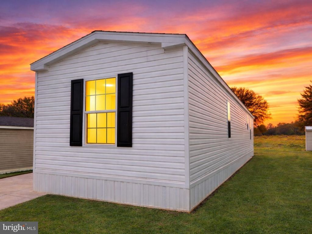 12 MINTON DR, Selinsgrove, PA 17870