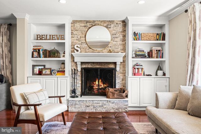 947 BARNSWALLOW LN, Huntingdon Valley, PA 19006