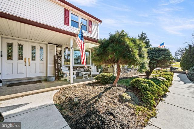 947 BARNSWALLOW LN, Huntingdon Valley, PA 19006