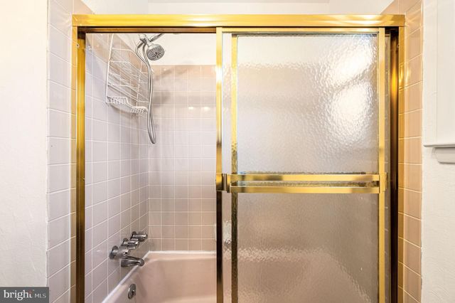 947 BARNSWALLOW LN, Huntingdon Valley, PA 19006