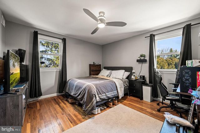 947 BARNSWALLOW LN, Huntingdon Valley, PA 19006