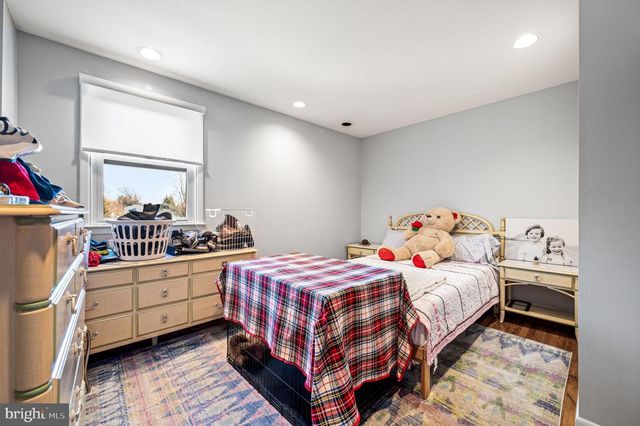 947 BARNSWALLOW LN, Huntingdon Valley, PA 19006