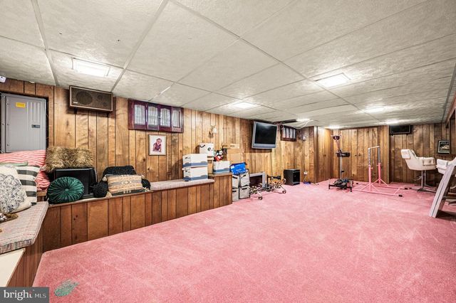 947 BARNSWALLOW LN, Huntingdon Valley, PA 19006