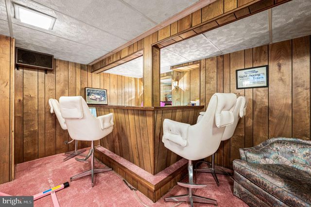 947 BARNSWALLOW LN, Huntingdon Valley, PA 19006