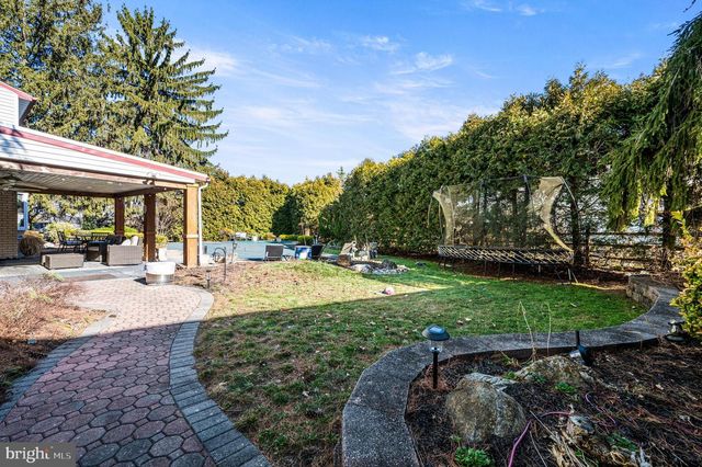 947 BARNSWALLOW LN, Huntingdon Valley, PA 19006