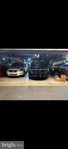 947 BARNSWALLOW LN, Huntingdon Valley, PA 19006