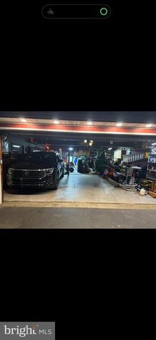 947 BARNSWALLOW LN, Huntingdon Valley, PA 19006