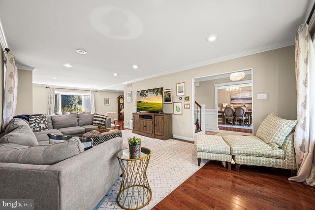 947 BARNSWALLOW LN, Huntingdon Valley, PA 19006