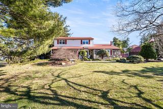 947 BARNSWALLOW LN, Huntingdon Valley, PA 19006