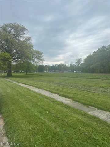 Maple Avenue, Austintown, OH 44515