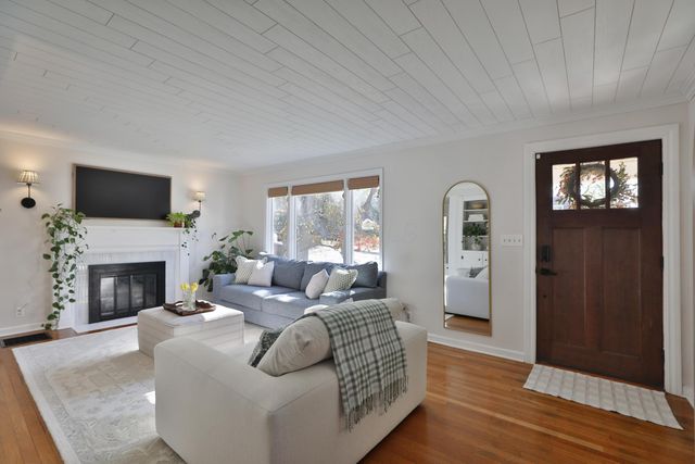 272 Colonial Avenue, Worthington, OH 43085