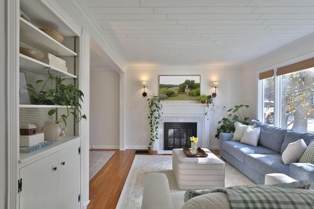 272 Colonial Avenue, Worthington, OH 43085