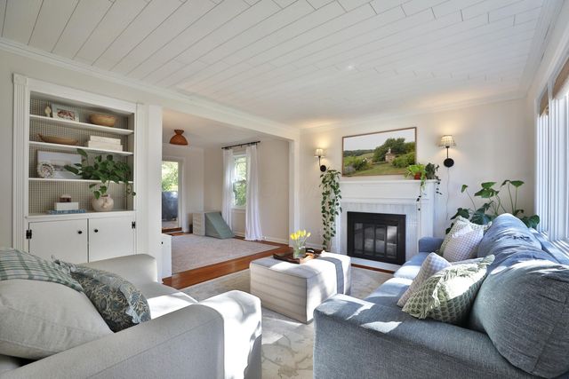 272 Colonial Avenue, Worthington, OH 43085