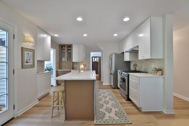 272 Colonial Avenue, Worthington, OH 43085