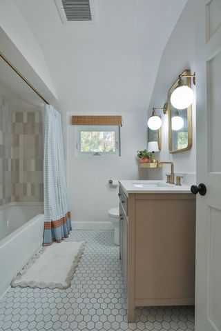 272 Colonial Avenue, Worthington, OH 43085