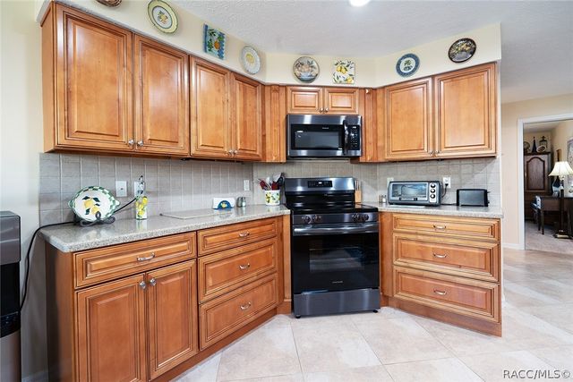 800 Balmoral Court, Inverness, FL 34453