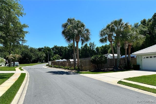 800 Balmoral Court, Inverness, FL 34453