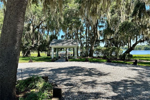 800 Balmoral Court, Inverness, FL 34453