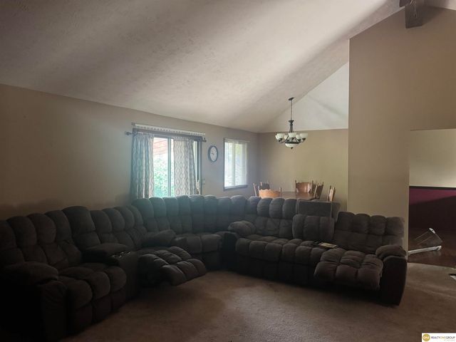 1114 Patricia Drive, Papillion, NE 68046