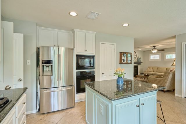 55 E Greywing Circle, The Woodlands, TX 77382