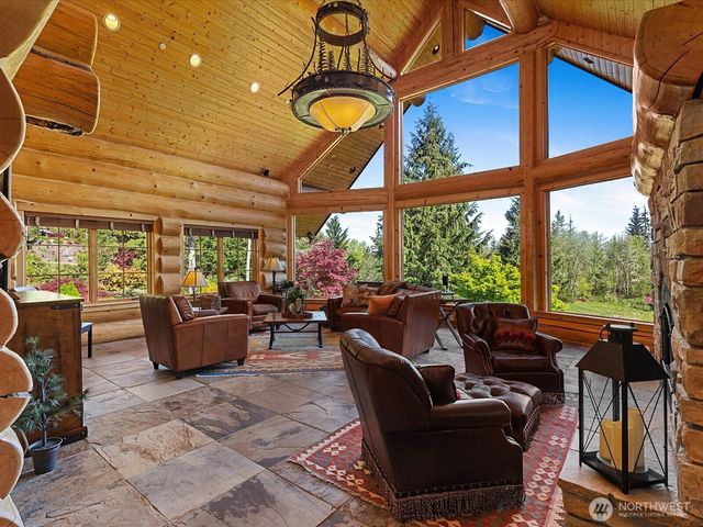 16323 Reserve Drive SE, North Bend, WA 98045