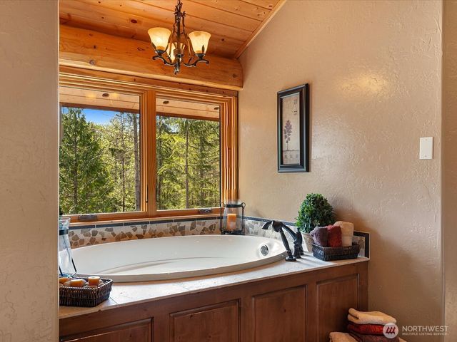 16323 Reserve Drive SE, North Bend, WA 98045