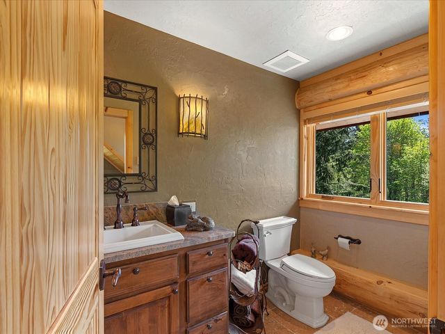 16323 Reserve Drive SE, North Bend, WA 98045