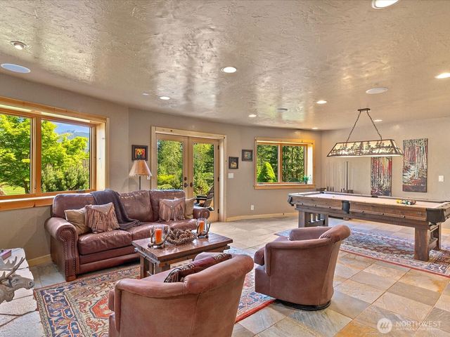 16323 Reserve Drive SE, North Bend, WA 98045