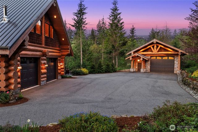 16323 Reserve Drive SE, North Bend, WA 98045