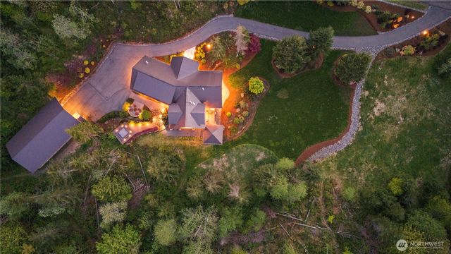 16323 Reserve Drive SE, North Bend, WA 98045
