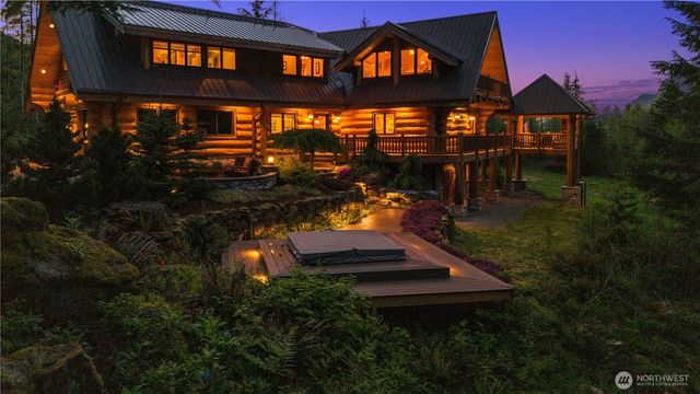 16323 Reserve Drive SE, North Bend, WA 98045