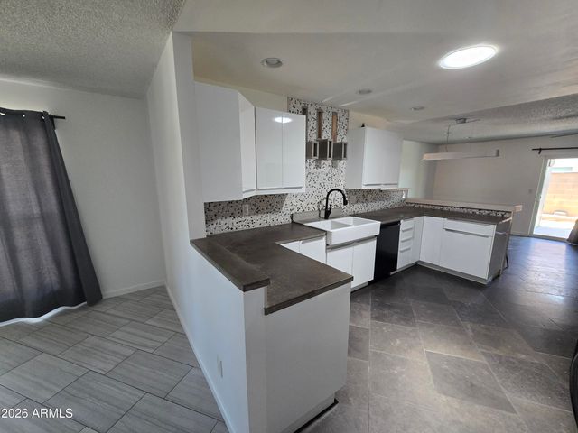 1284 W TULSA Street, Chandler, AZ 85224