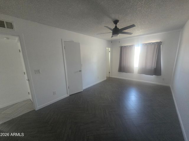 1284 W TULSA Street, Chandler, AZ 85224