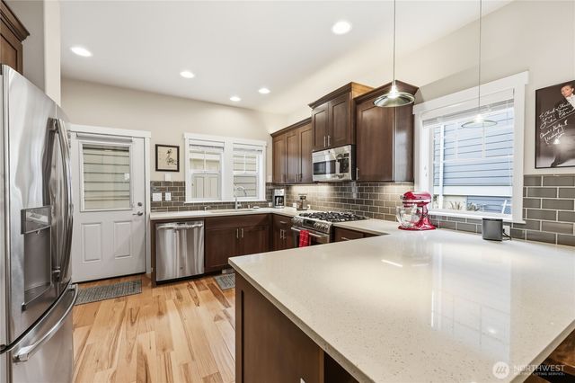 1720 NE Nutkana Way, Poulsbo, WA 98370