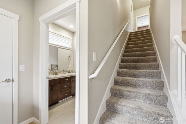 1720 NE Nutkana Way, Poulsbo, WA 98370
