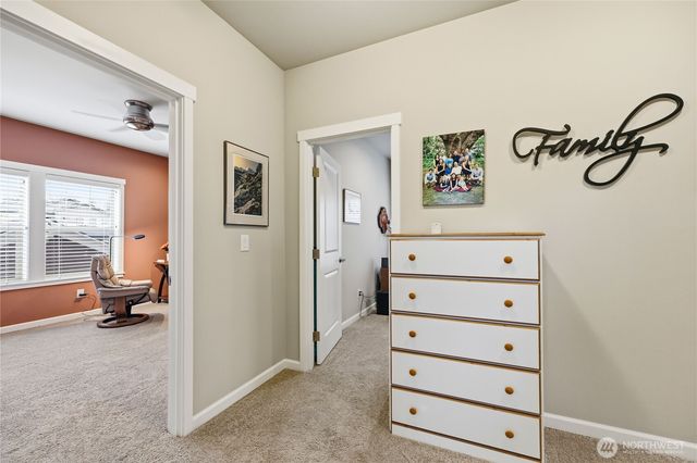 1720 NE Nutkana Way, Poulsbo, WA 98370
