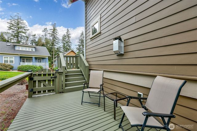 1720 NE Nutkana Way, Poulsbo, WA 98370