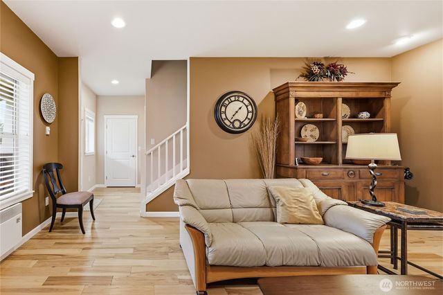 1720 NE Nutkana Way, Poulsbo, WA 98370