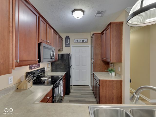 5003 Amber Creek Place 101, Indianapolis, IN 46237