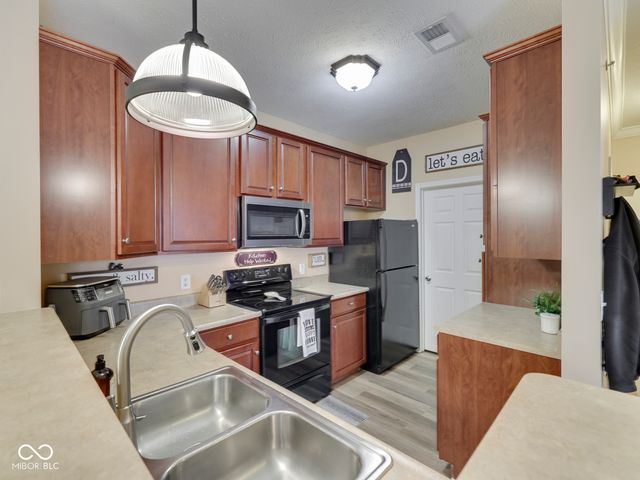 5003 Amber Creek Place 101, Indianapolis, IN 46237