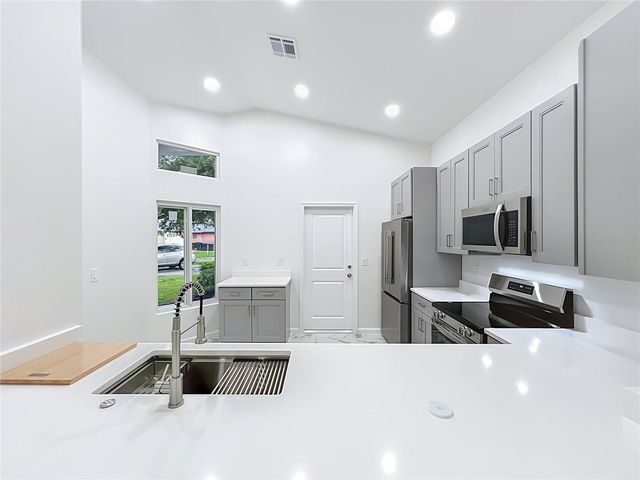 11148 PINEWOOD COVE LANE, Orlando, FL 32817