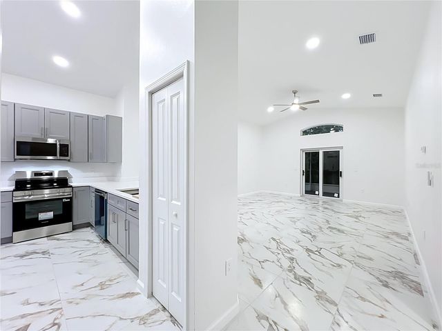 11148 PINEWOOD COVE LANE, Orlando, FL 32817