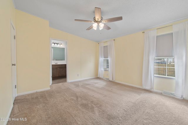 335 Laughing Gull Court SW, Shallotte, NC 28470