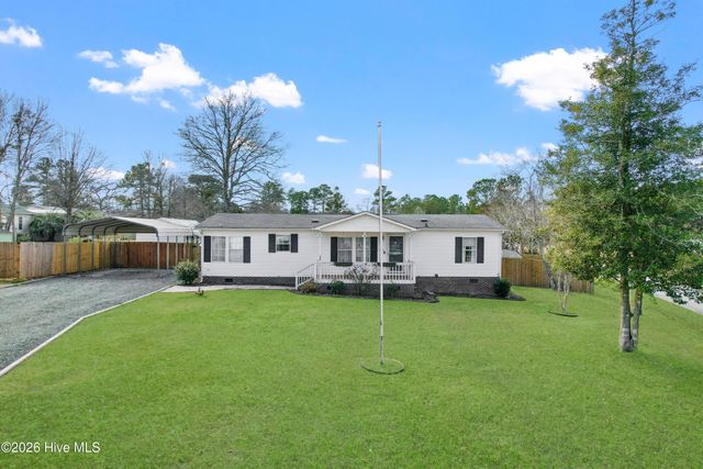 335 Laughing Gull Court SW, Shallotte, NC 28470