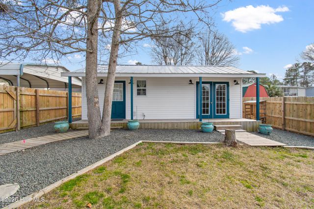 335 Laughing Gull Court SW, Shallotte, NC 28470