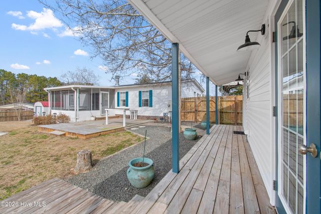 335 Laughing Gull Court SW, Shallotte, NC 28470