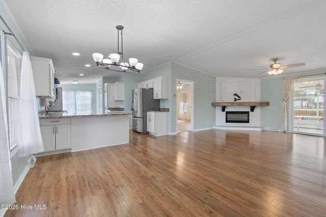 335 Laughing Gull Court SW, Shallotte, NC 28470