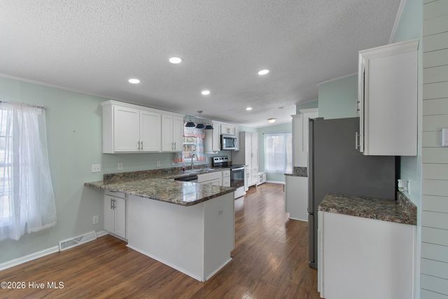 335 Laughing Gull Court SW, Shallotte, NC 28470