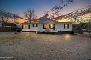 335 Laughing Gull Court SW, Shallotte, NC 28470